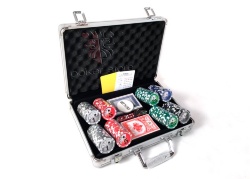 Набор для покера Royal Flush 200 фишек
